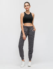 Load image into Gallery viewer, Woven pocket yoga pants